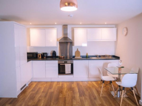 Modern Two Bed Apartment Near Stadium
